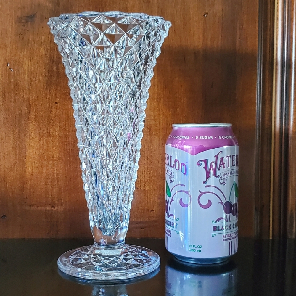 Vntg 🇩🇪 8 1/8" Lead Crystal Diamond 💎 Point Vase by Princess House